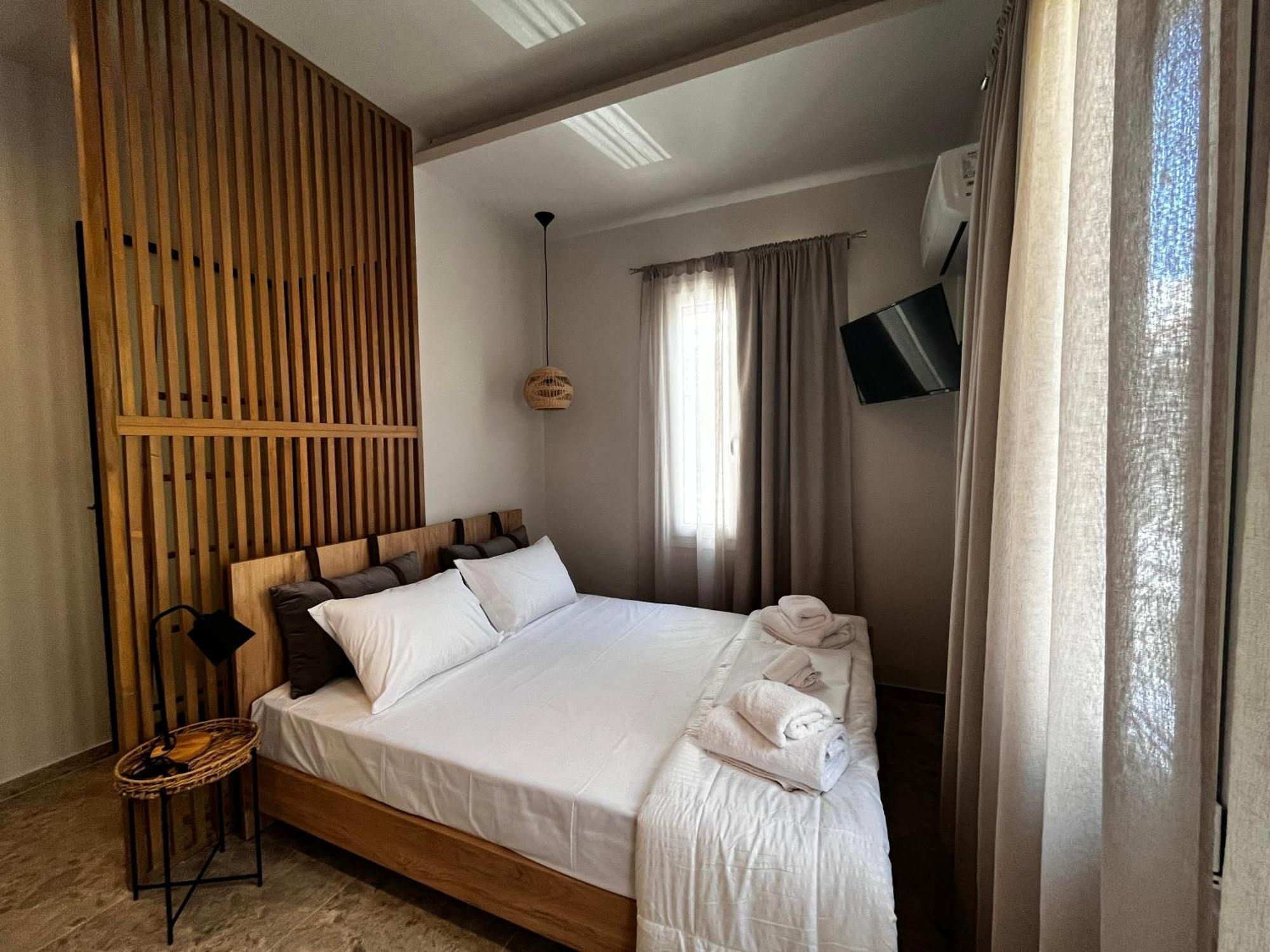Orfeas Luxury Rooms & Studio Skopelos stad Exteriör bild